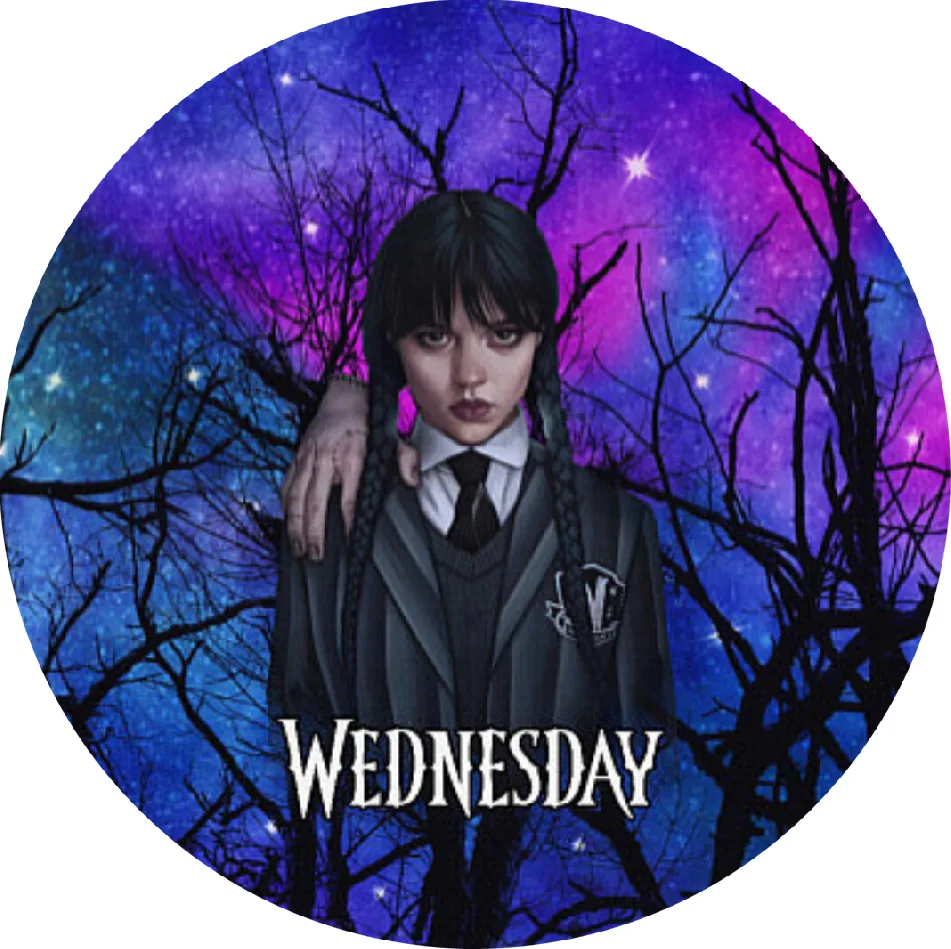Wednesday – v temném lese s nápisem – jedlý obrázek na dort – jedlý obrázek na dort