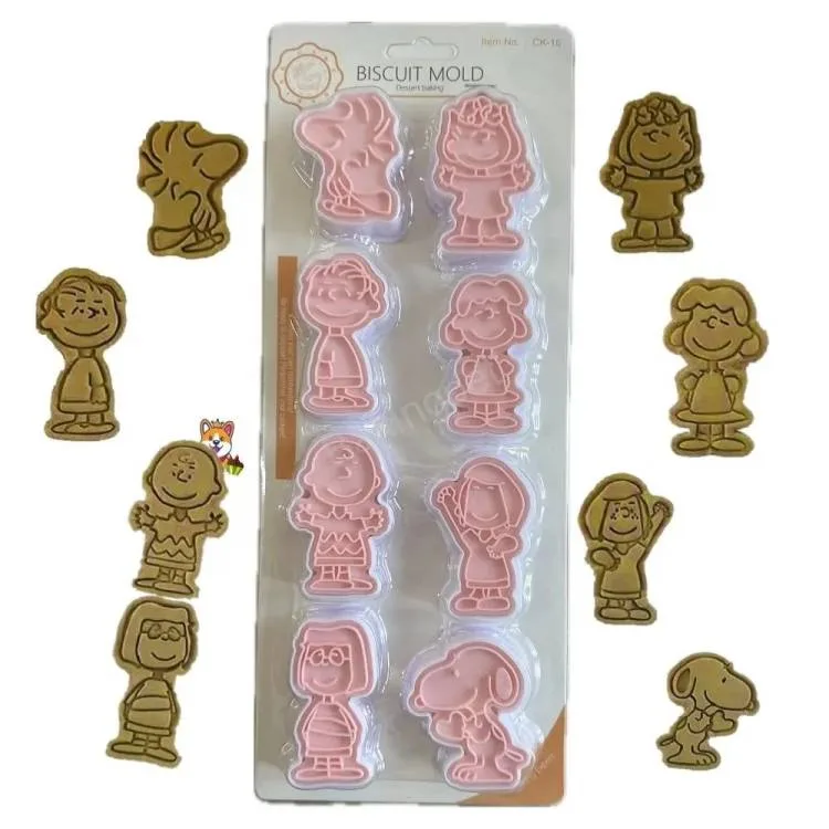 Plastové vypichovače Pohádka se psem, 5,3–6,5 cm (8 ks)