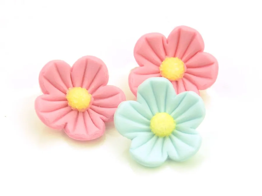 Cukrové kytičky pastelové střední 2,5 cm 16 ks – Cake Masters