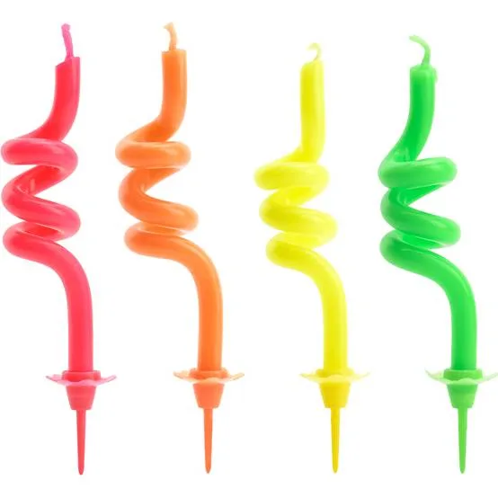 Svíčky na dort kroucené barevné 8 cm 4 ks – PartyDeco