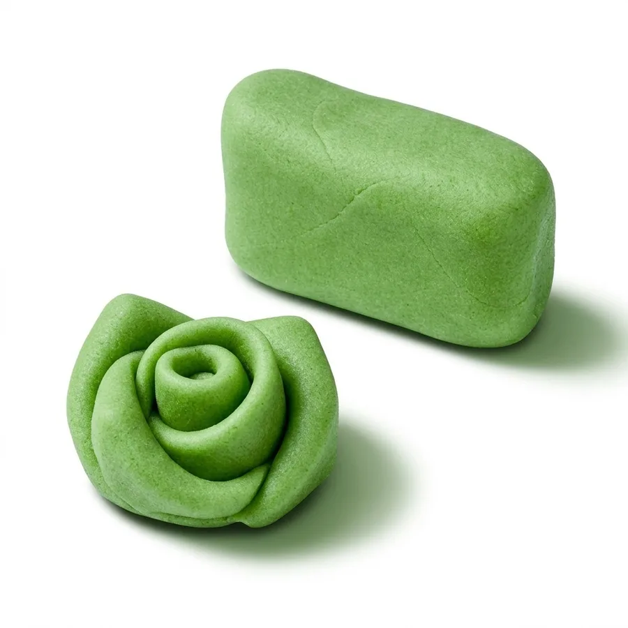 Pravý zelený marcipán 30 % mandlí 150 g – SweetArt
