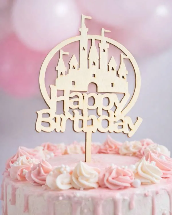 Dřevěný zápich do dortu Happy Birthday s hradem 17,7 × 10,8 cm