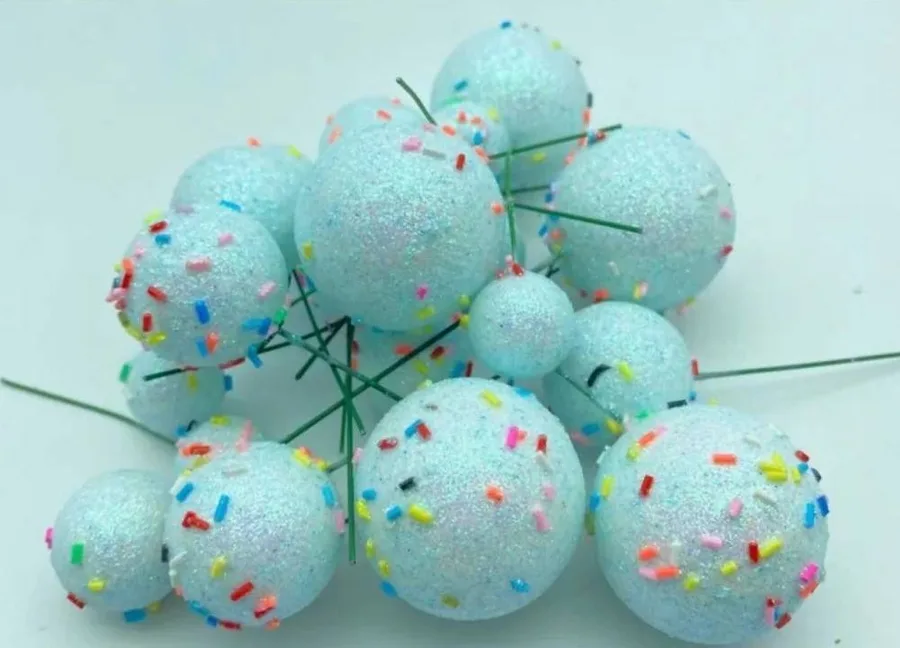 Zápich do dortu Koule světle modré glitterové 2–4 cm (20 ks)