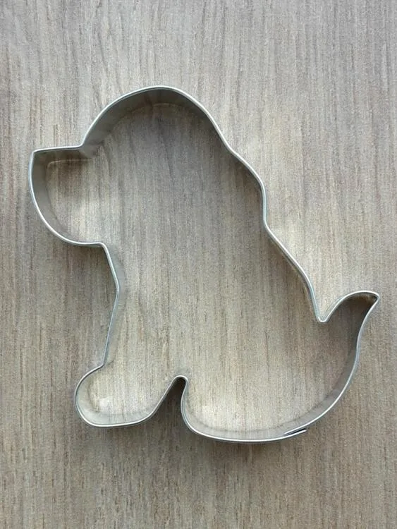 Vykrajovátko Sedící pes – štěňátko 9,4 × 6 cm – Felcman