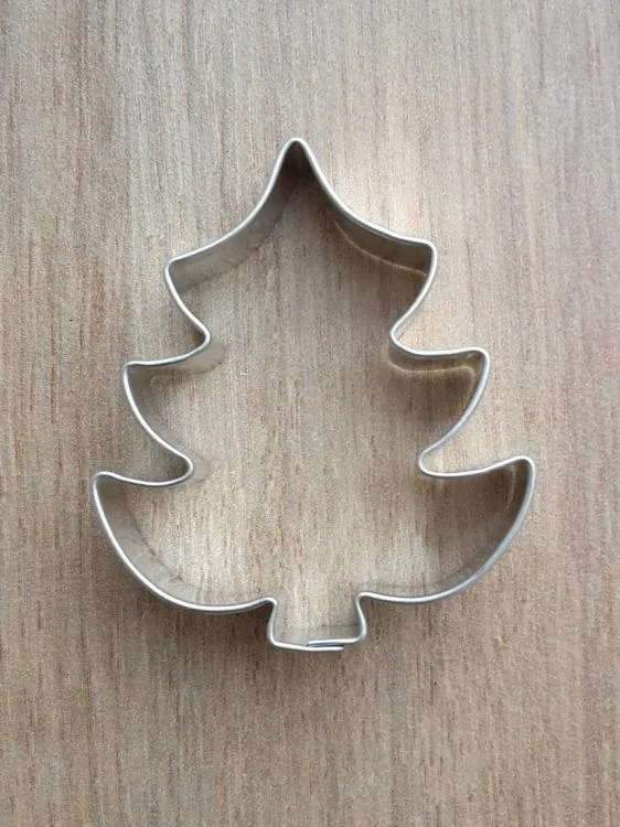 Vykrajovátko smrček 4,5 cm – Felcman
