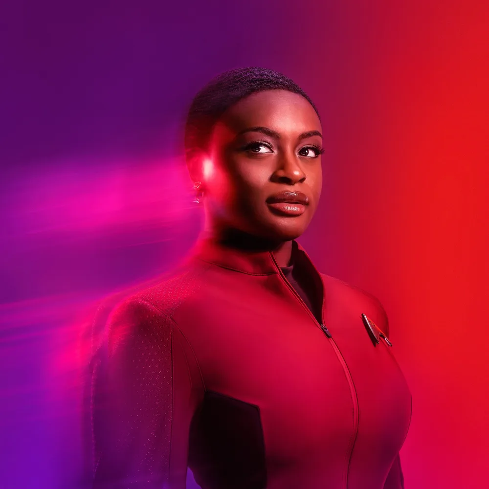 Star Trek – Uhura v červené uniformě – jedlý obrázek na dort – jedlý obrázek na dort