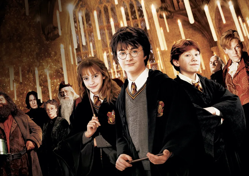 Harry Potter – Harry, Hermiona, Ron a profesoři v síni – jedlý papír na hranatý dort – jedlý obrázek na dort