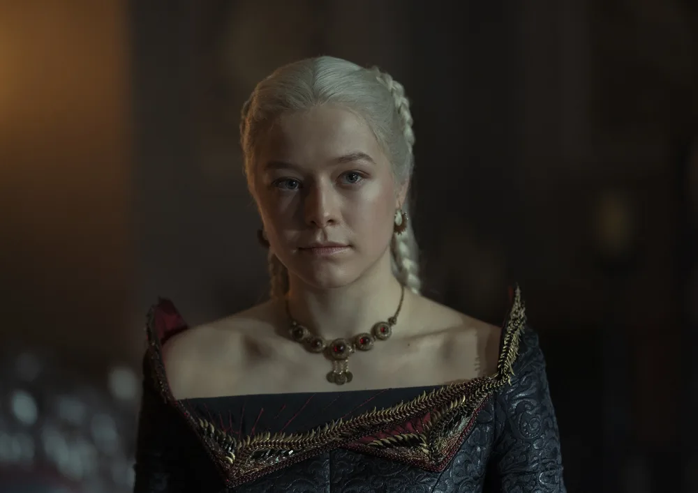 Rod draka – mladá Rhaenyra Targaryen – jedlý papír na hranatý dort – jedlý obrázek na dort