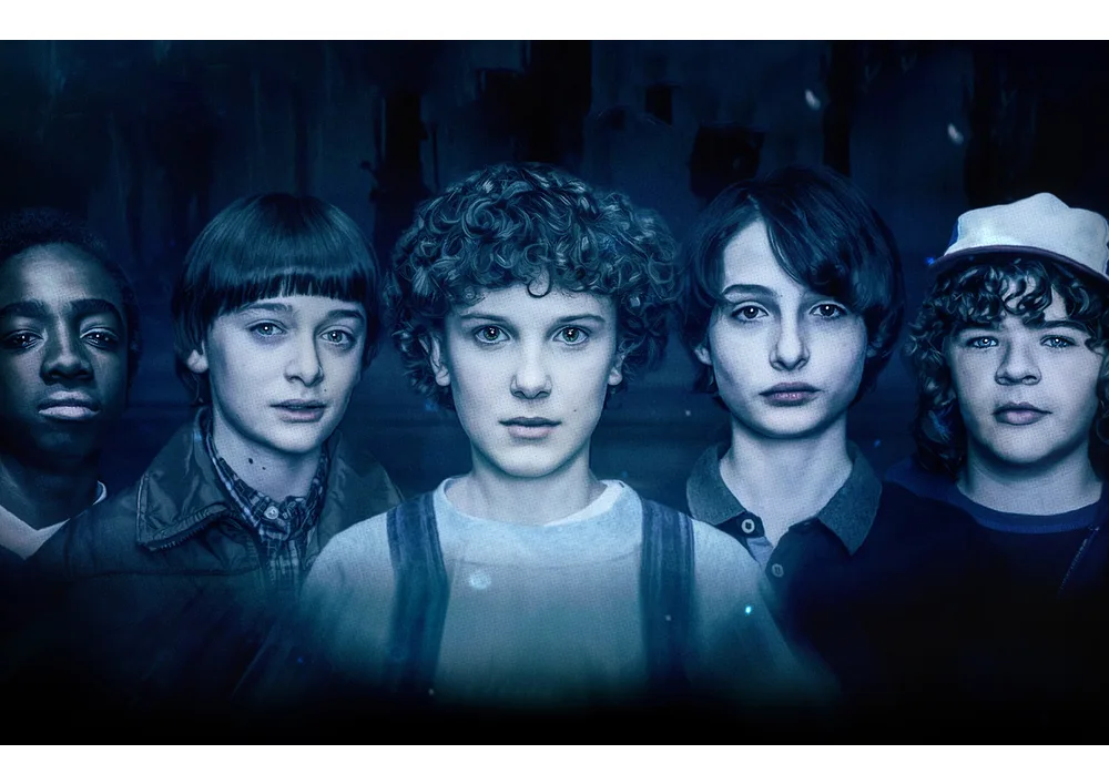 Stranger Things – parta z Hawkinsu – jedlý papír na hranatý dort – jedlý obrázek na dort