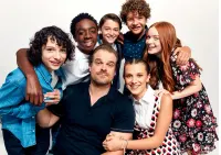 Stranger Things – herci s Jimem Hopperem – jedlý papír na hranatý dort