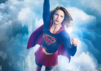 Supergirl – hrdinka v letu nad městem – jedlý papír na hranatý dort