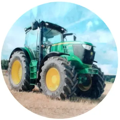 Traktor – zelený na strništi – jedlý obrázek na dort