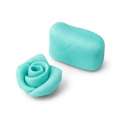 Pravý marcipán 30 % mandlí tyrkysový 150 g – SweetArt