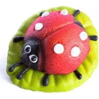 Marcipánová figurka beruška 3 × 5,5 cm, 32 g – Frischmann