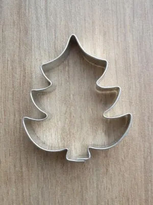 Vykrajovátko smrček 4,5 cm – Felcman