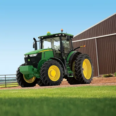 Traktor – zelený na žlutém poli – jedlý obrázek na dort