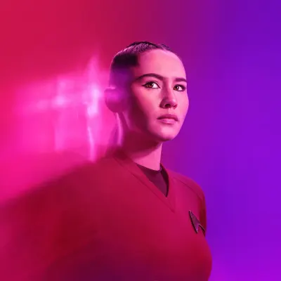 Star Trek – La'an Noonien-Singh v červené uniformě – jedlý obrázek na dort