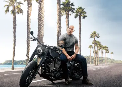 Rychle a zběsile – Dwayne Johnson Hobbs na motorce – jedlý papír na hranatý dort