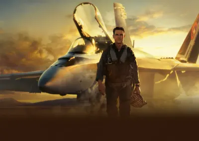 Top Gun – Maverick před stíhačkou při západu slunce – jedlý papír na hranatý dort